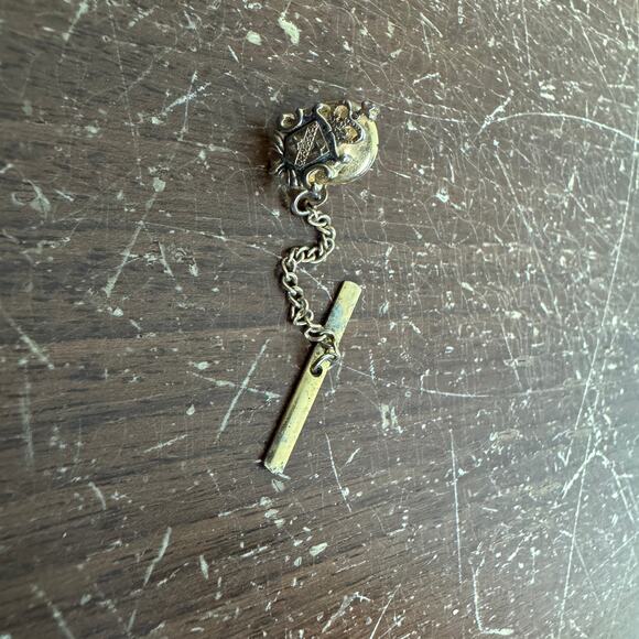 SWANK Gold tone Royal Crest Tie Pin - Picture 1 of 5